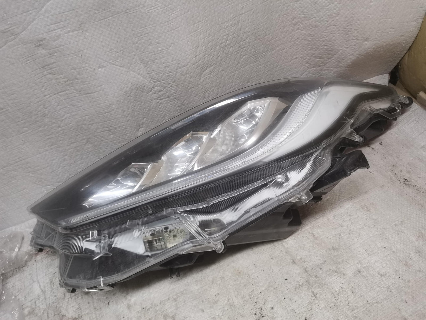TOYOTA YARIS 2020 2021 2022 LED PASSENGERSIDE N/S LEFT GENUINE HEADLIGHT to12