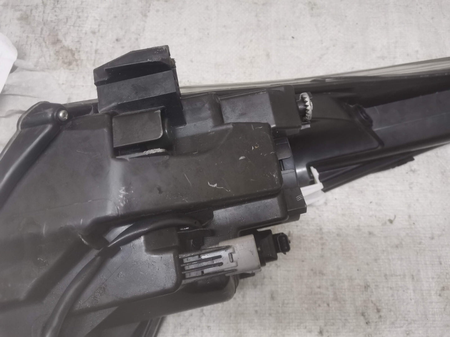 TOYOTA CHR PASSENGERS SIDE N/S LH HEADLIGHT 81160-F4011-00 2016-2020 toch8