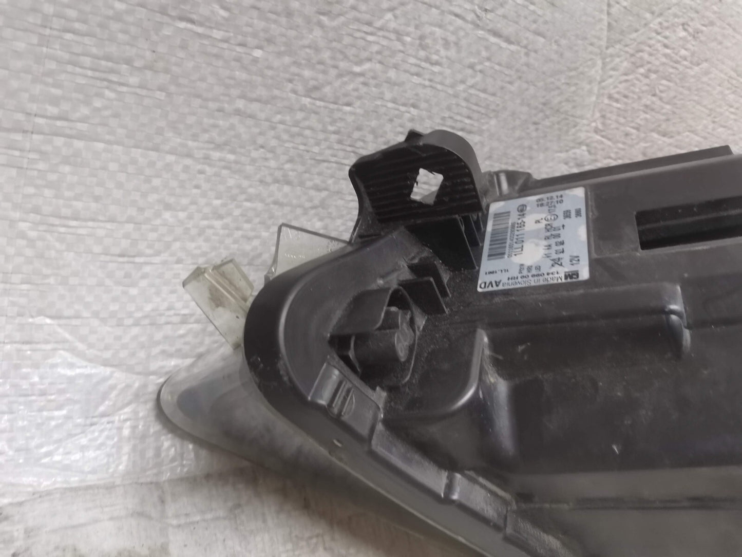 Vauxhall Insignia Facelift Drivers Side Headlight Unit 2013-17 134099909 vxin39