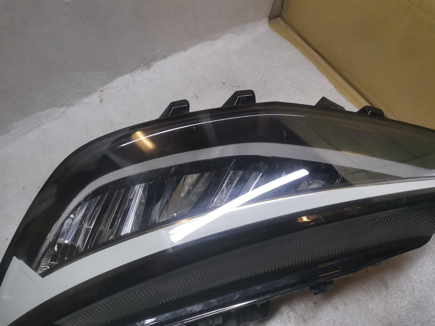 VOLKSWAGEN ID.4 ID4 11c941005a FRONT PASSENGER SIDE HEADLIGHT HEADLAMP VWId114