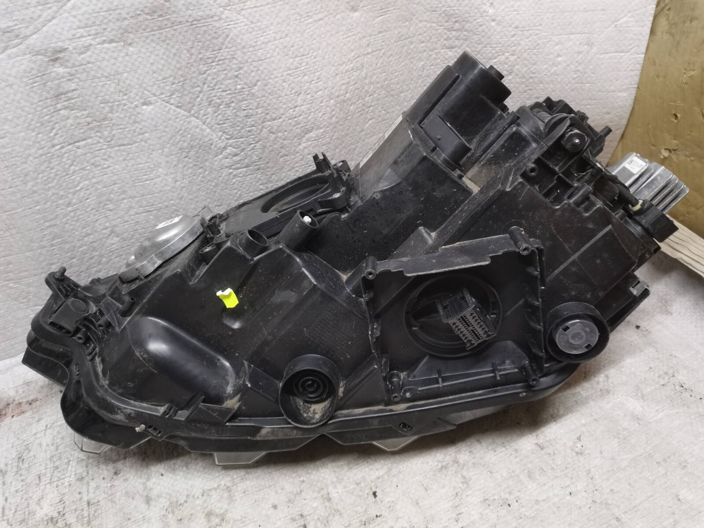 VOLKSWAGEN GOLF SV PLUS LEFT RIGHT PAIR HEADLIGHT HEADLAMP 518941035C 518941036C