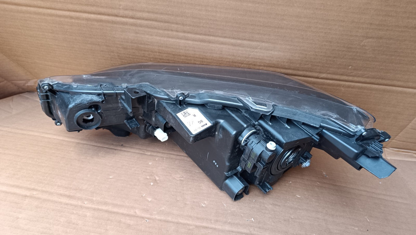 Toyota Yaris Cross 20-23 Headlight Led Driver Side Genuine Oem to58