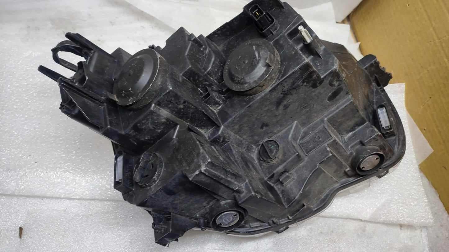 VAUXHALL COMBO 2017 TO 2020 PASSENGER SIDE HALOGEN HEADLIGHT 9816823880 vx104