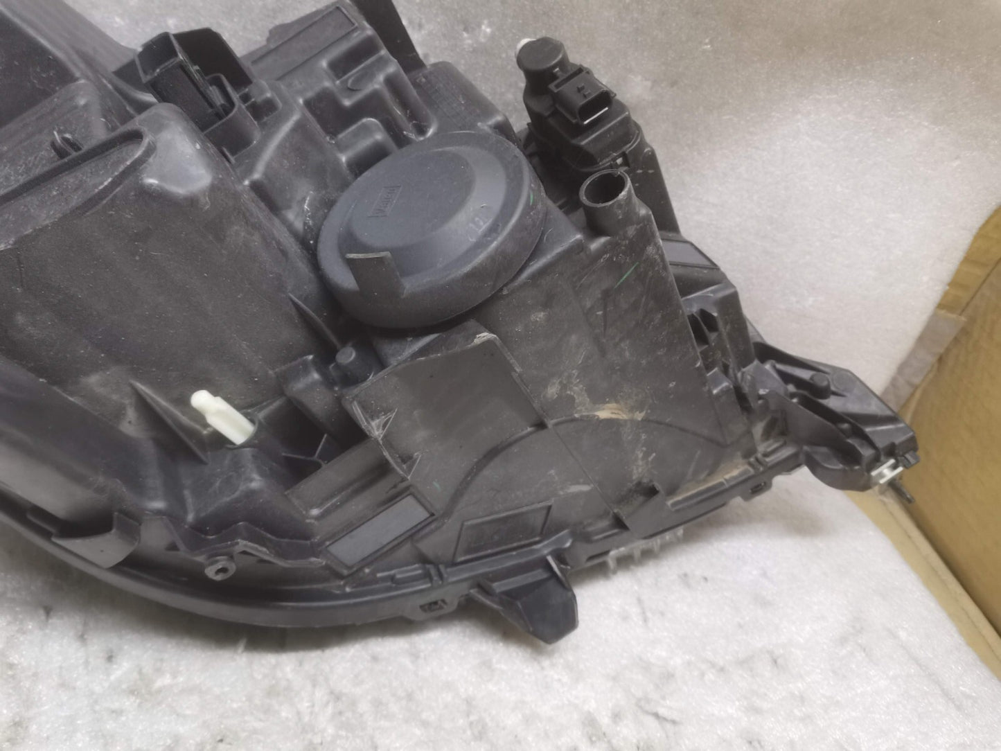 PEUGEOT 208 2008 2021 MK2 PASSENGER SIDE HEADLIGHT 9833036280 PSA54