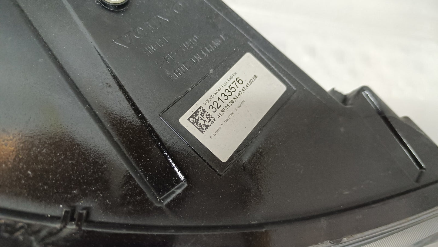 VOLVO XC40 2019 FRONT RIGHT DRIVER HEADLIGHT 32133576 OSF