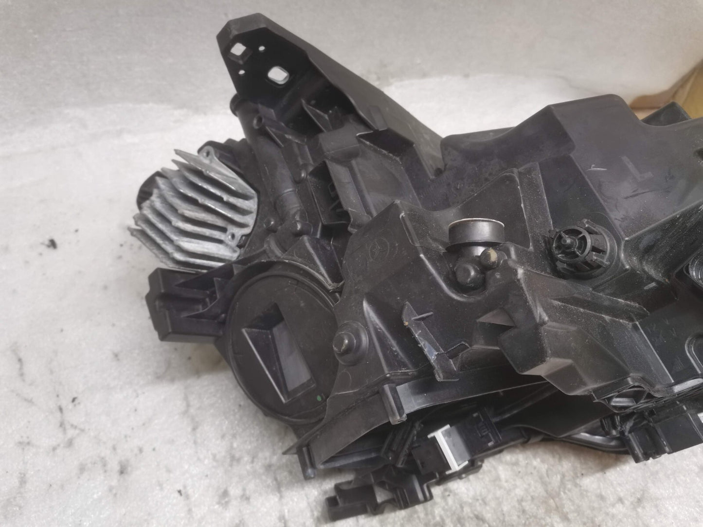 MERCEDES BENZ GLA 2017 -2020 LED PASSENGERSIDE HEADLIGHT A1569067100 m15650