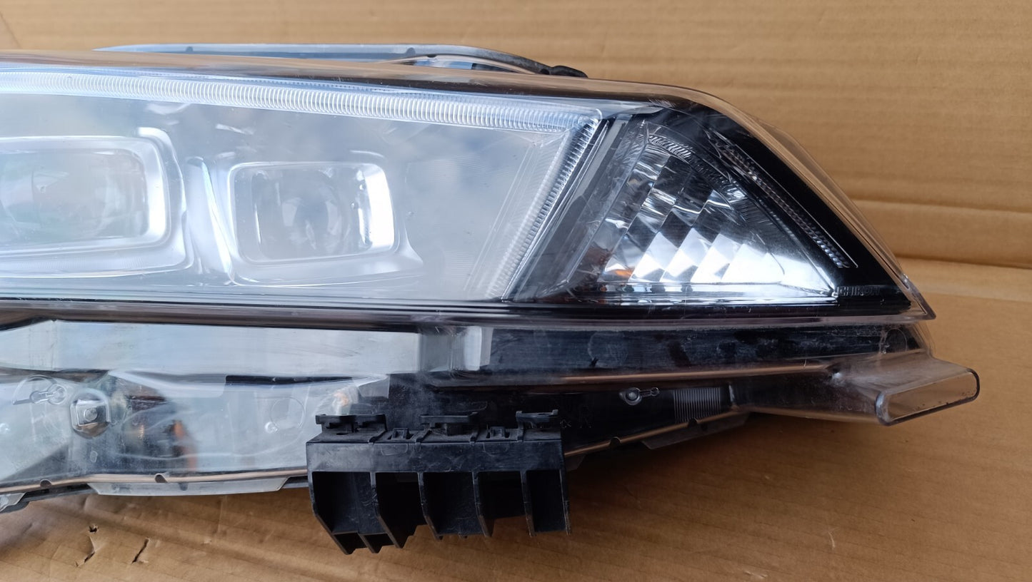NISSAN LEAF FRONT RIGHT DRIVERS SIDE HALOGEN HEADLIGHT 260105SJ0A 2018 2024 ni60