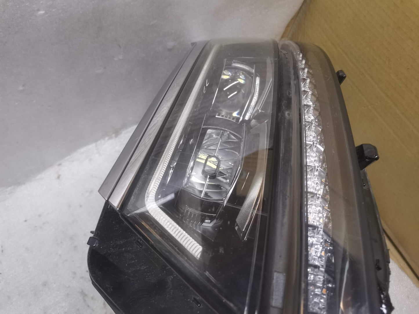 VOLKSWAGEN TIGUAN NS XENON LED HEADLIGHT 5NC941081A vwti119