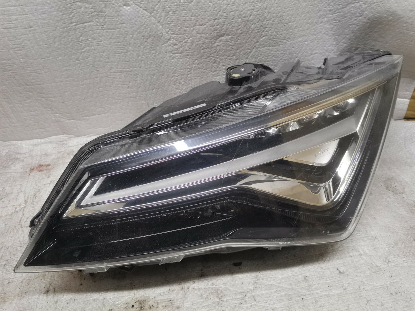 SEAT ATECA 2017+ GENUINE PASSENGER SIDE XENON HEADLIGHT 577941007A seat41