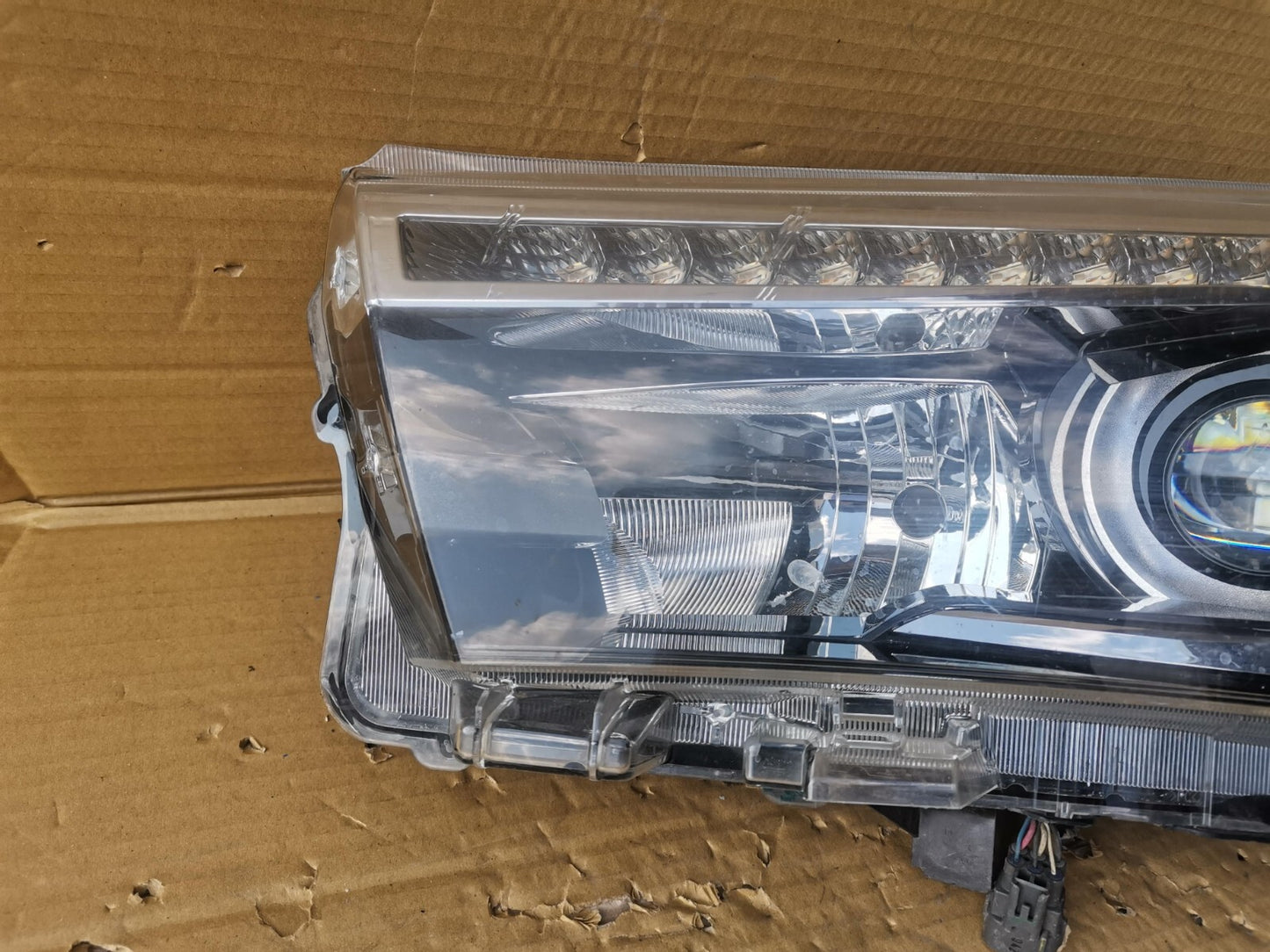 TOYOTA HILUX 2015-2019 PASSENG SIDE LEFT FULL LED XENON HEADLIGHT GENUINE tohi14