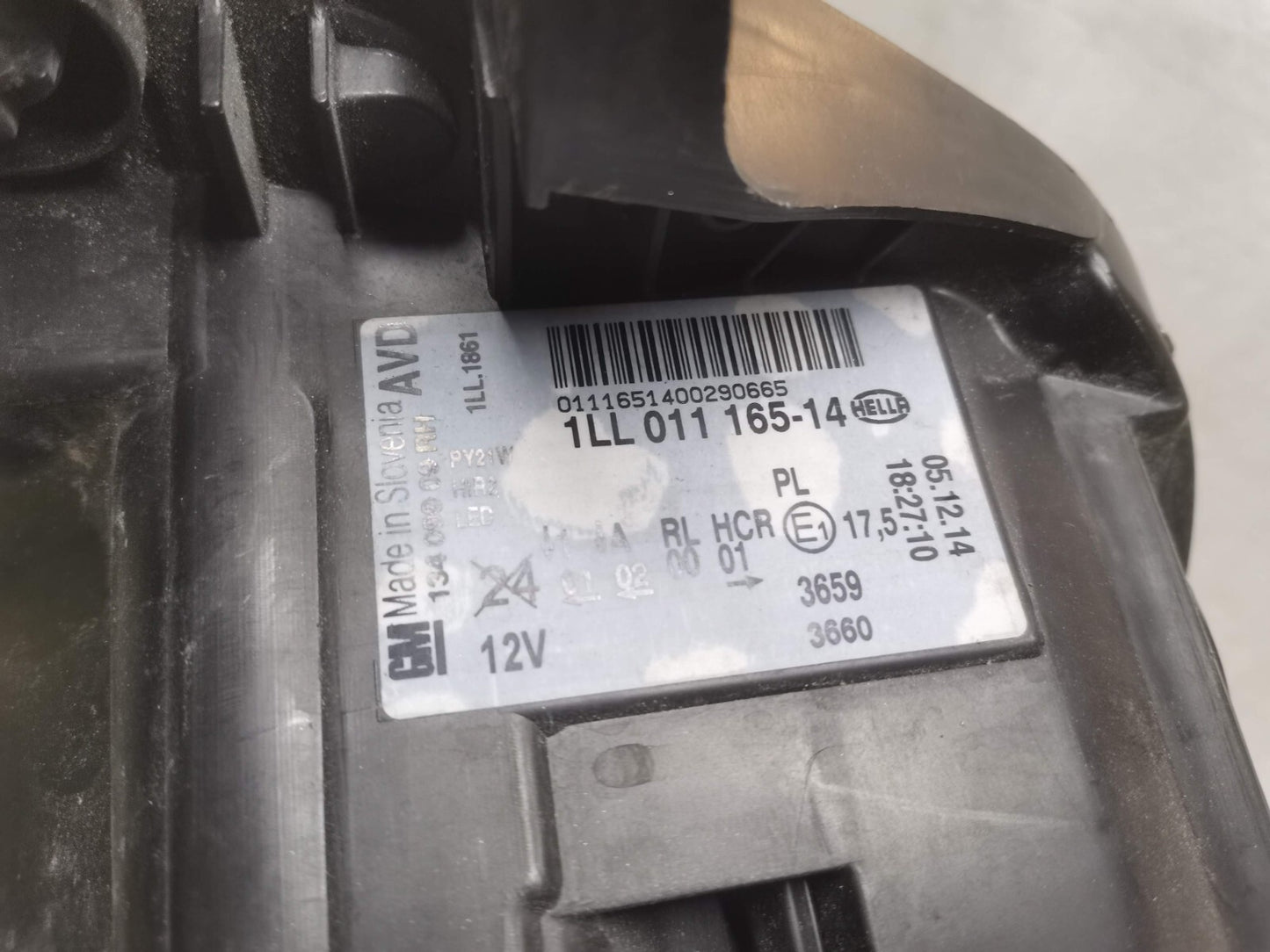 Vauxhall Insignia Facelift Drivers Side Headlight Unit 2013-17 134099909 vxin39