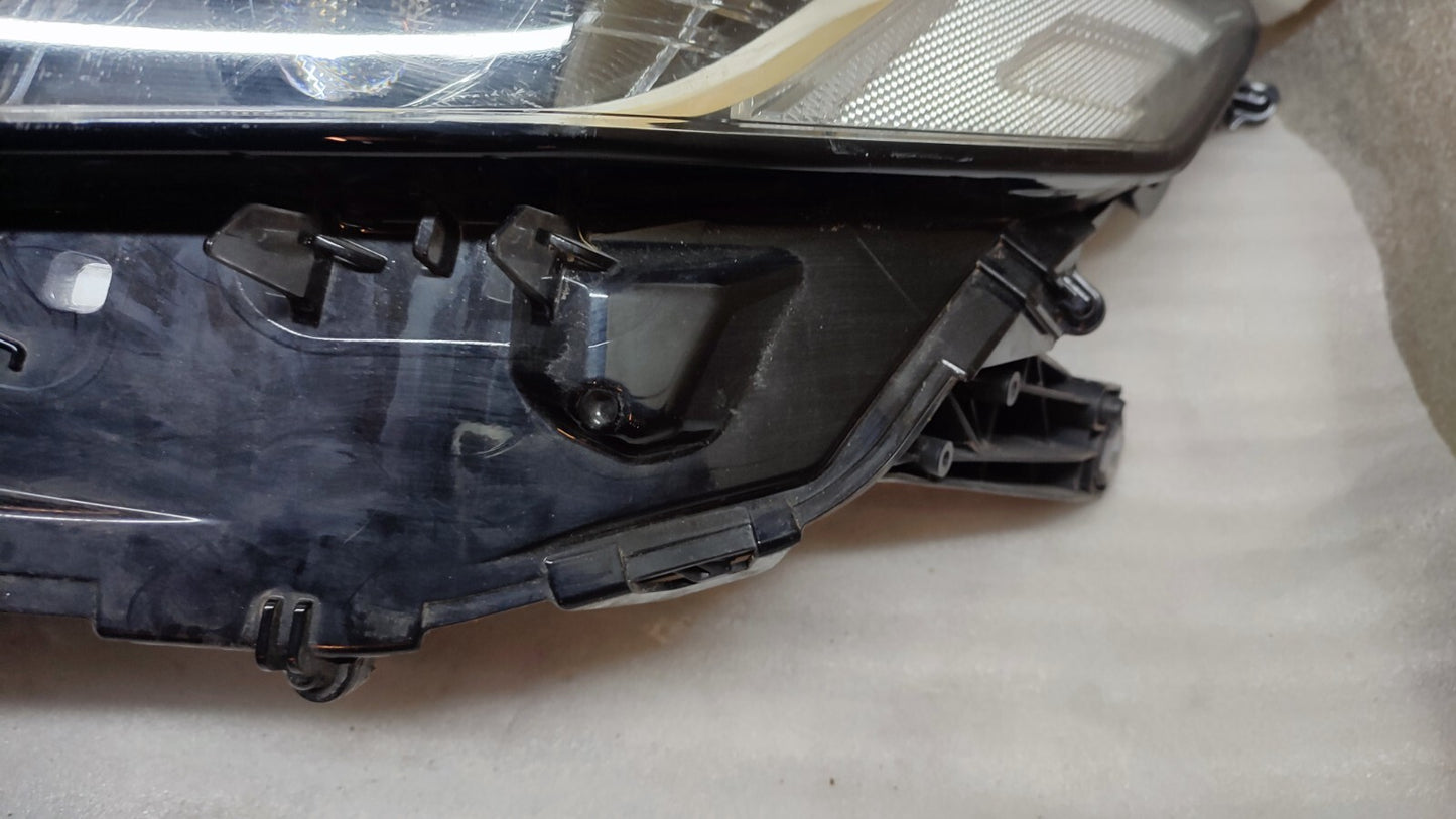 TOYOTA CAMRY 2018-22 HEADLIGHT LEFT PASSENGER SIDE 81150-33D10 GENUINEtoca24