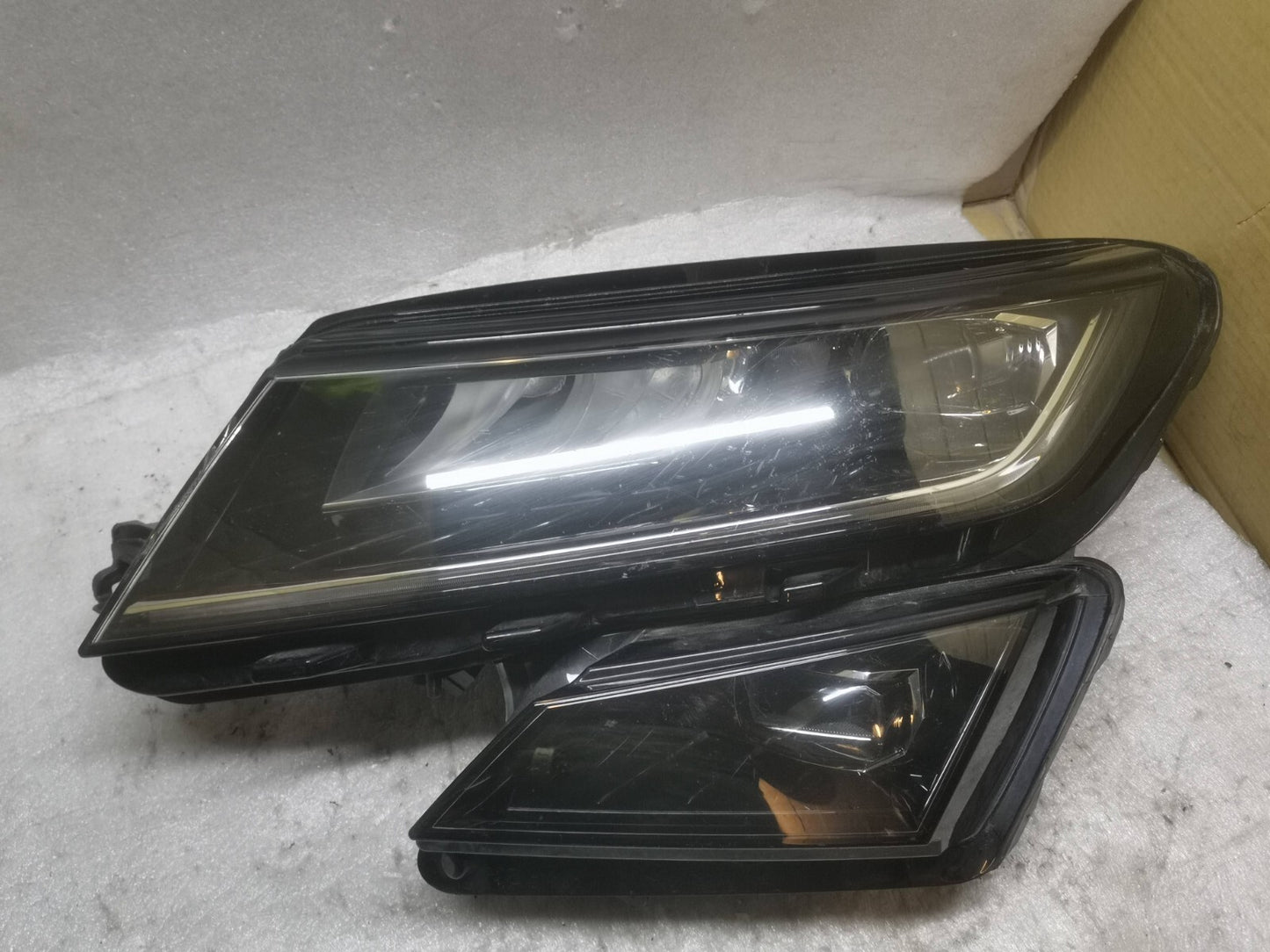 SKODA KODIAQ 2018 GENUINE PASSENGER SIDE LED HEADLIGHT 567941015E skkq74