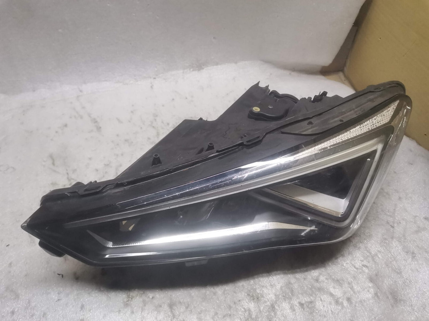 SEAT TARRACO 2019+ LED HEADLIGHT N/S PASSENGER SIDE LEFT 5FK941007D SE74