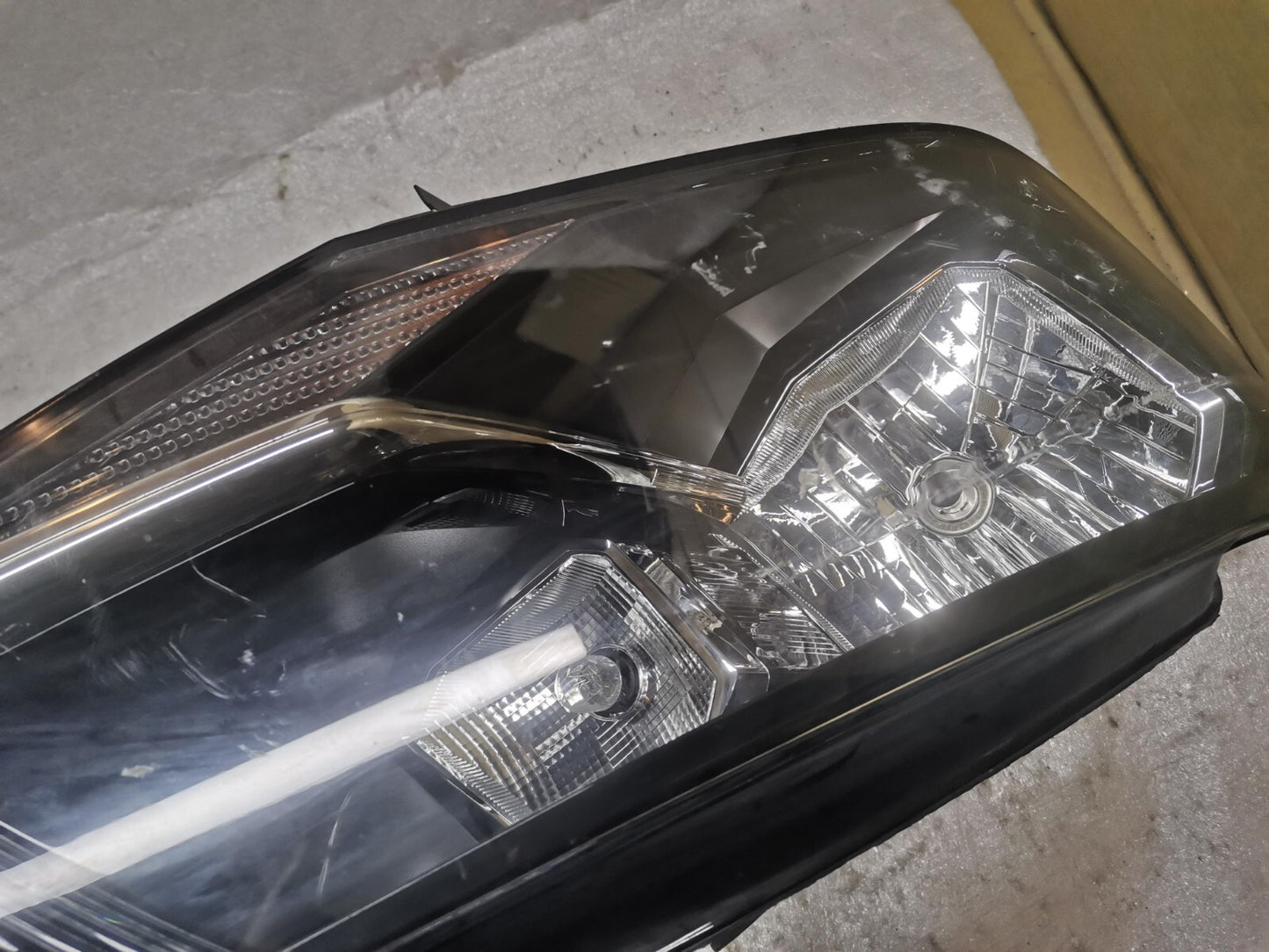 VOLKSWAGEN CADDY 2016 - 2020 DRIVERS SIDE FRONT HEADLIGHT 2K2941016B vwca129