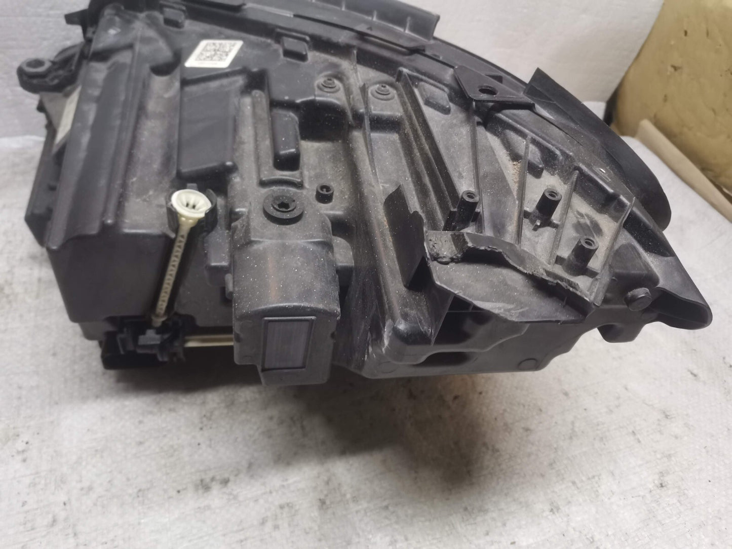 MERCEDES E CLASS 2016-2020 DRIVER SIDE LED XENON HEADLIGHT A2139064204