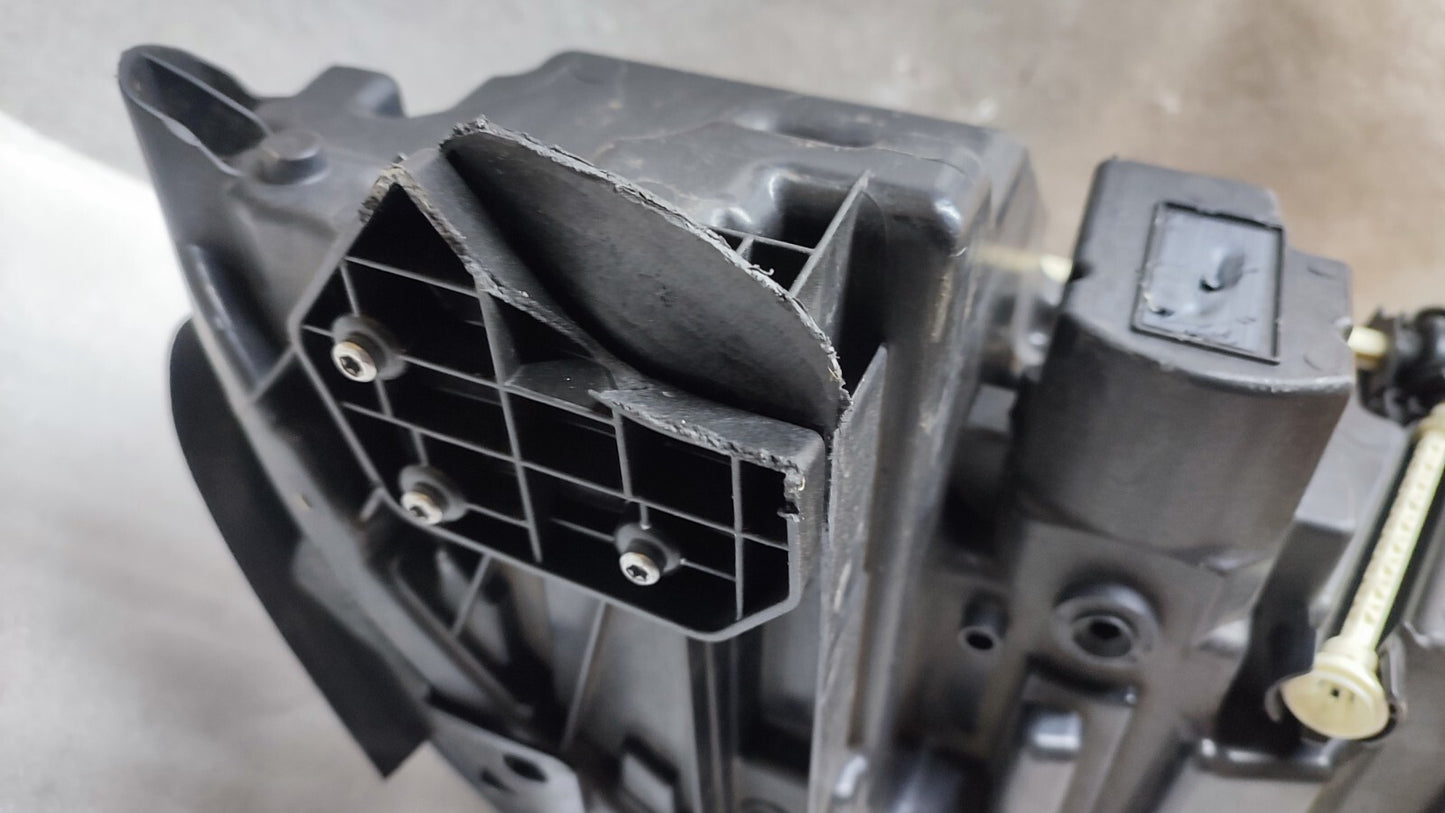 MERCEDES E CLASS 2016-2020 DRIVER SIDE LED XENON HEADLIGHT A2139064204 m21375