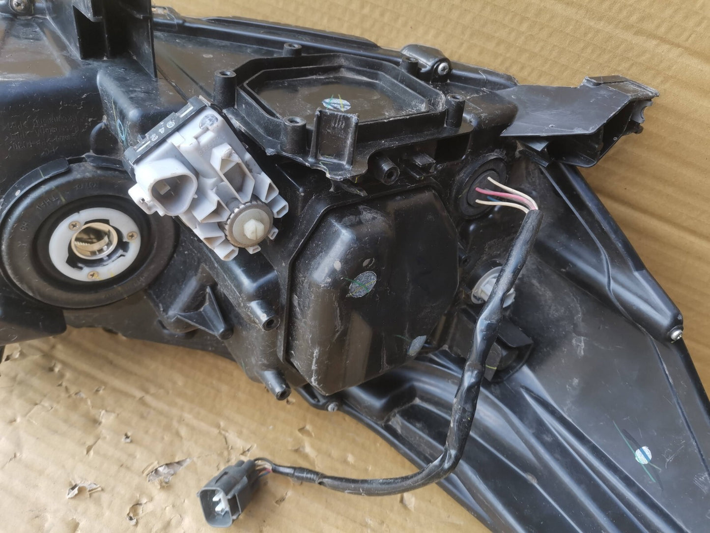 TOYOTA HILUX 2015-2019 PASSENG SIDE LEFT FULL LED XENON HEADLIGHT GENUINE tohi14