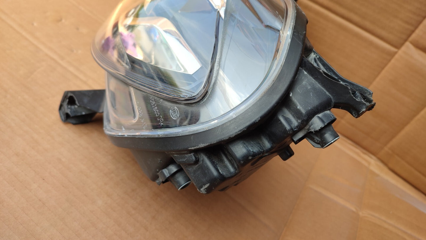 MERCEDES-BENZ  X CLASS W470 PASSENGERS SIDE HEADLIGHT A4709061200 m108