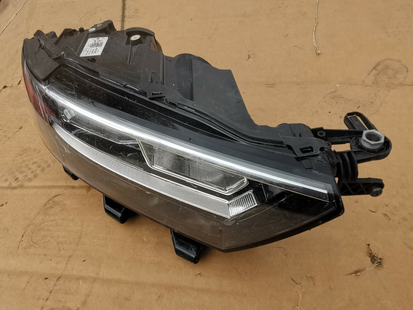 Volkswagen T-ROC Headlight Drivers Side Offside 2GA941006C VWTR34
