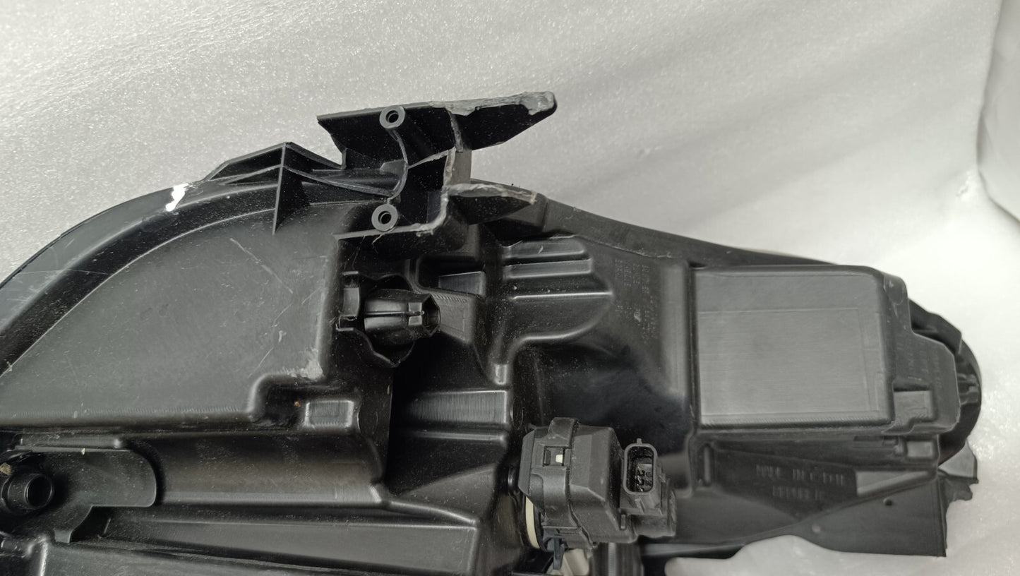 RENAULT CAPTUR LED PURE VISION N/S HEADLIGHT 260603743R re68