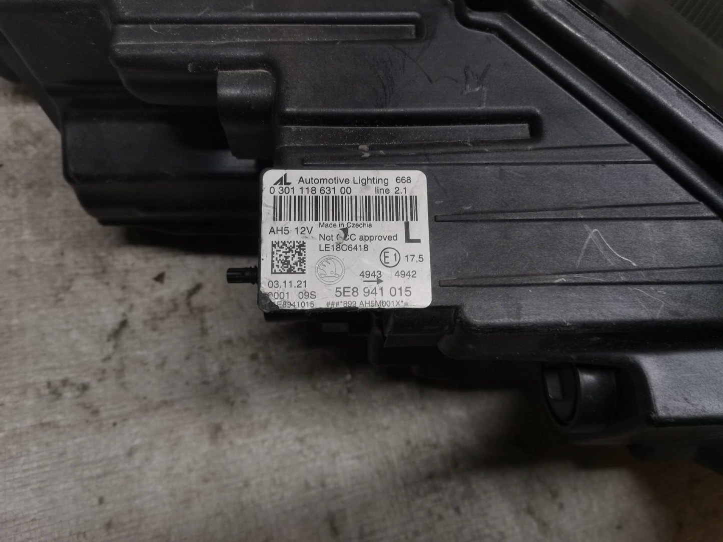 Skoda Octavia 2020 Led Headlight Passenger Side Genuine Oem 5e8941015 skoc42