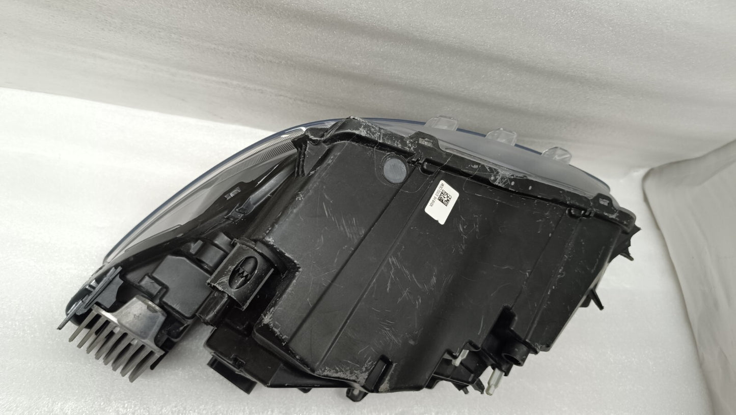 VOLVO XC40 2019 FRONT RIGHT DRIVER HEADLIGHT 32133576 OSF