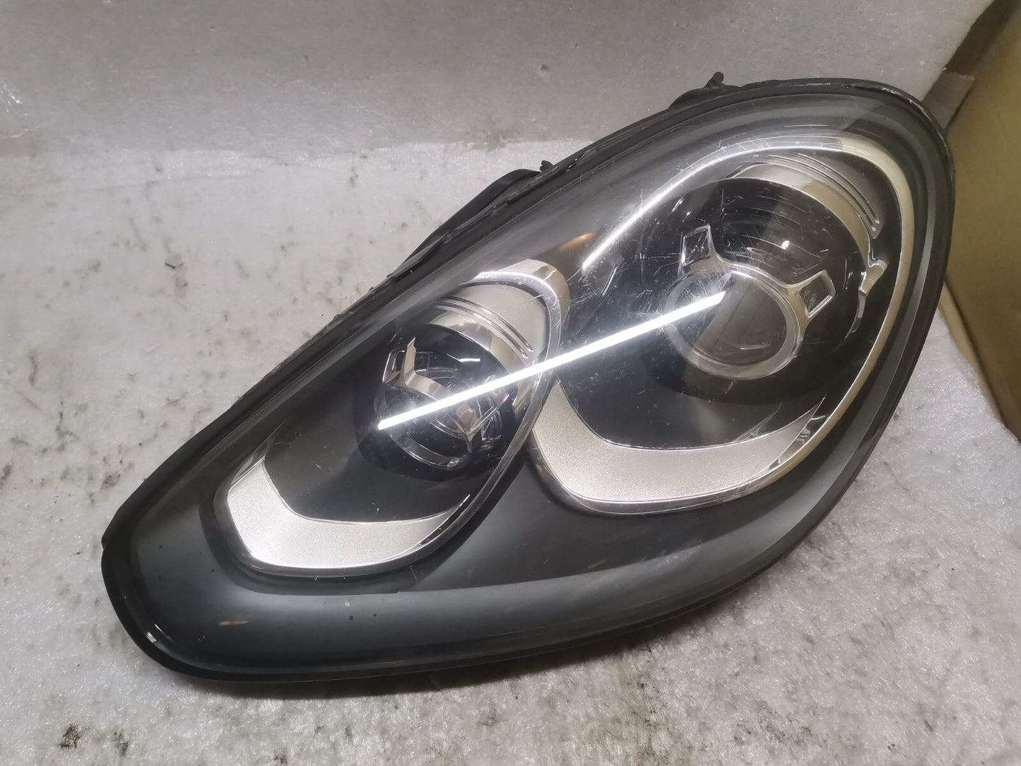 PORSCHE CAYENNE 958 FACELIFT XENON HEADLIGHT 7P5941751F