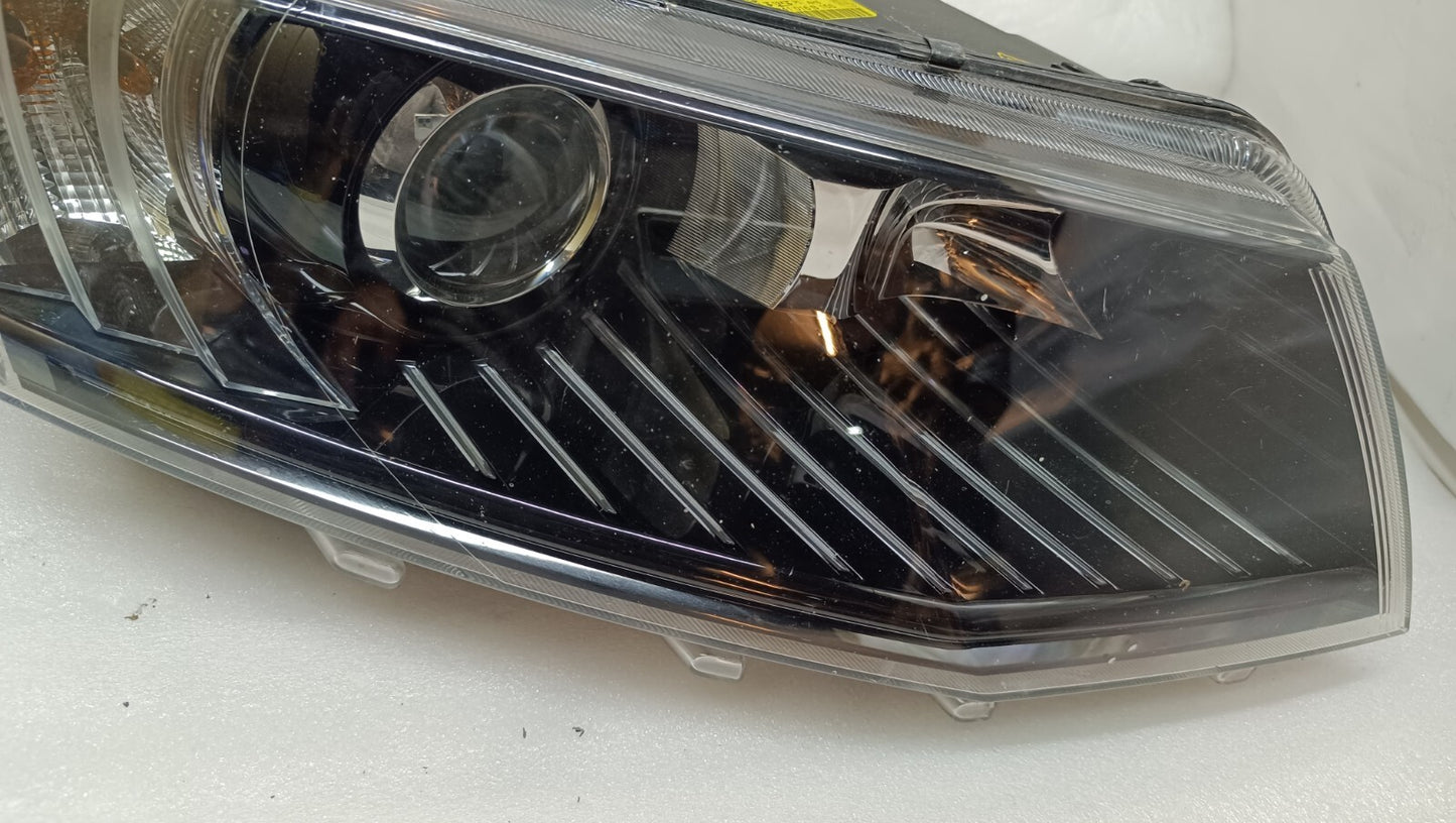 SKODA OCTAVIA 2013 - 2017 DRIVER XENON LED DRL HEADLIGHT RIGHT 5E2941016B sk107
