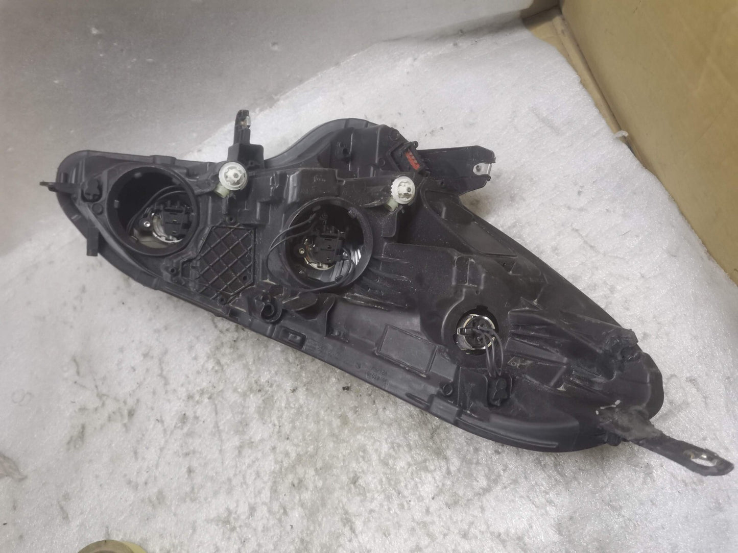 GENUINE VAUXHALL CORSA E 2015 - 2019 PASSENGER HALOGEN HEADLIGHT 39108224LH vx74