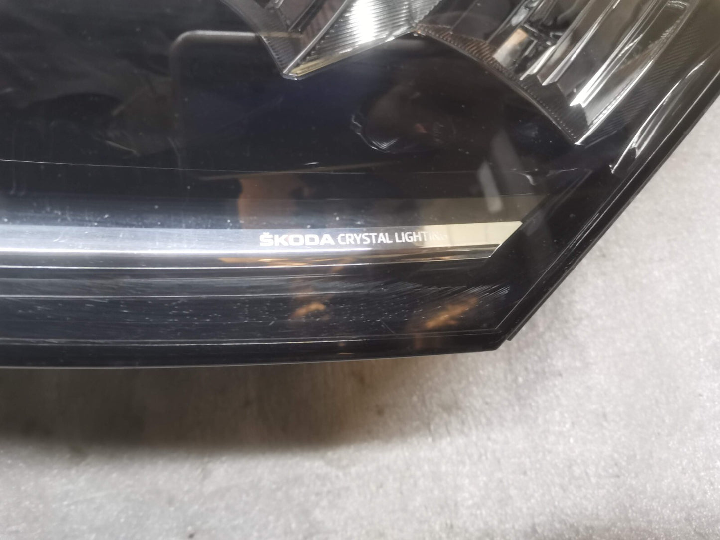 Skoda Octavia 2020 Led Headlight Passenger Side Genuine Oem 5e8941015 skoc54