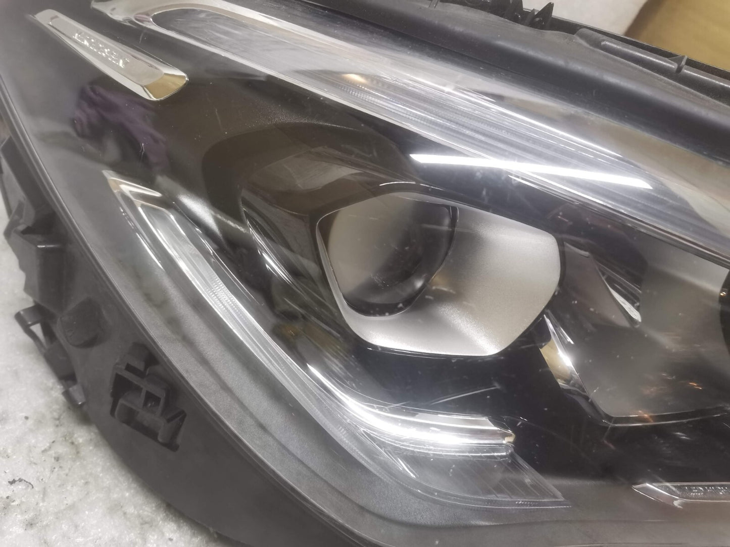 MERCEDES-BENZ CLA 2019-22 FRONT RIGHT DRIVER SIDE HEADLIGHT A1189062800 m11863