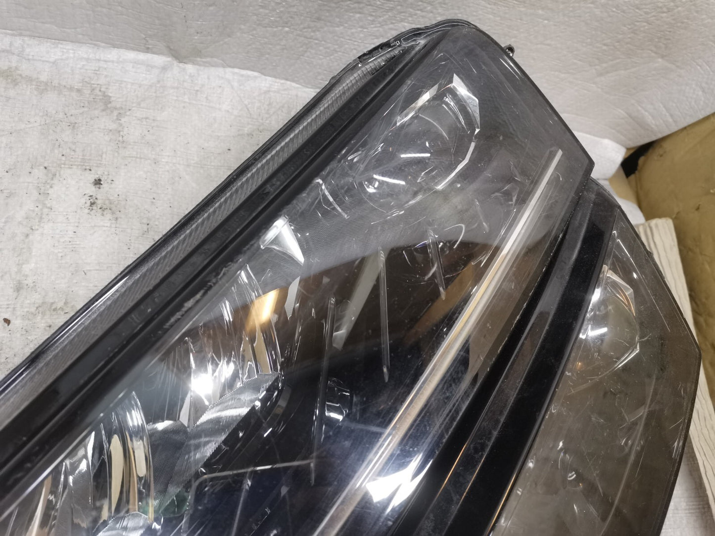 SKODA KAROQ Front Left Headlight 57C941015C skkq36