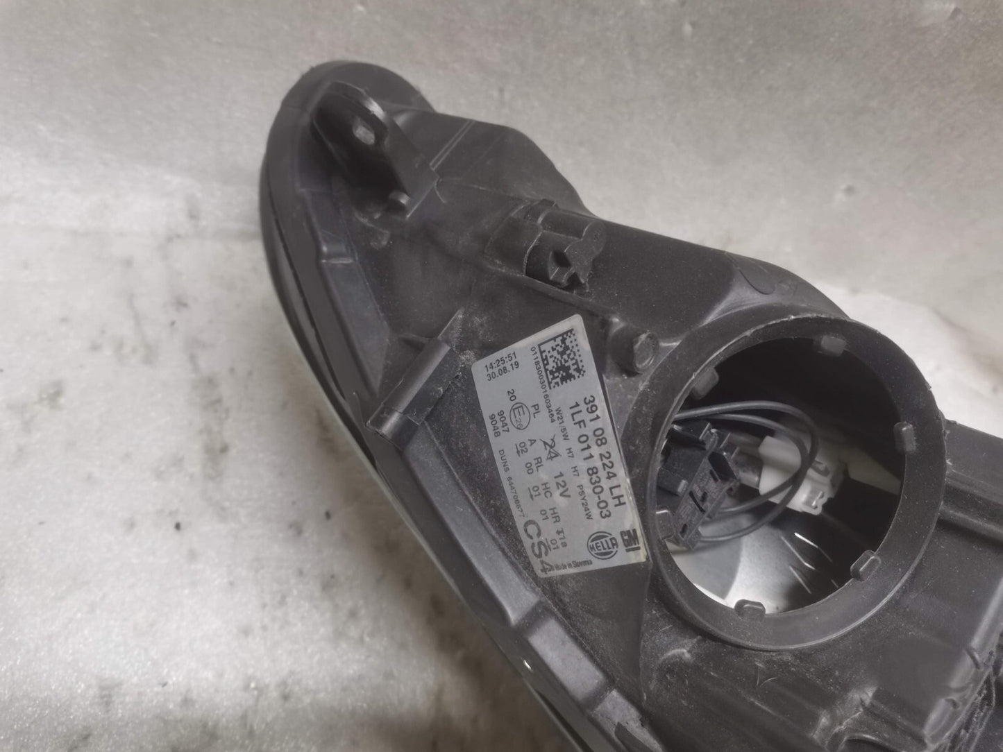 GENUINE VAUXHALL CORSA E 2015 - 2019 PASSENGER HALOGEN HEADLIGHT 39108224LH vx74