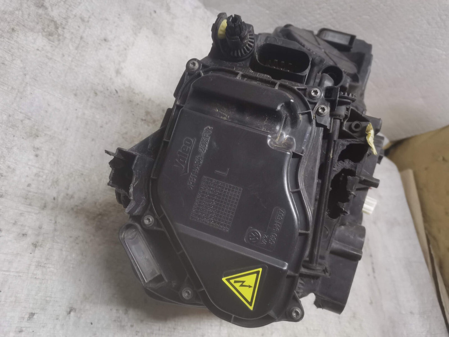 VOLKSWAGEN GOLF 2013-2018 MK7 PASSENGER SIDE XENON HEADLIGHT vwgo80