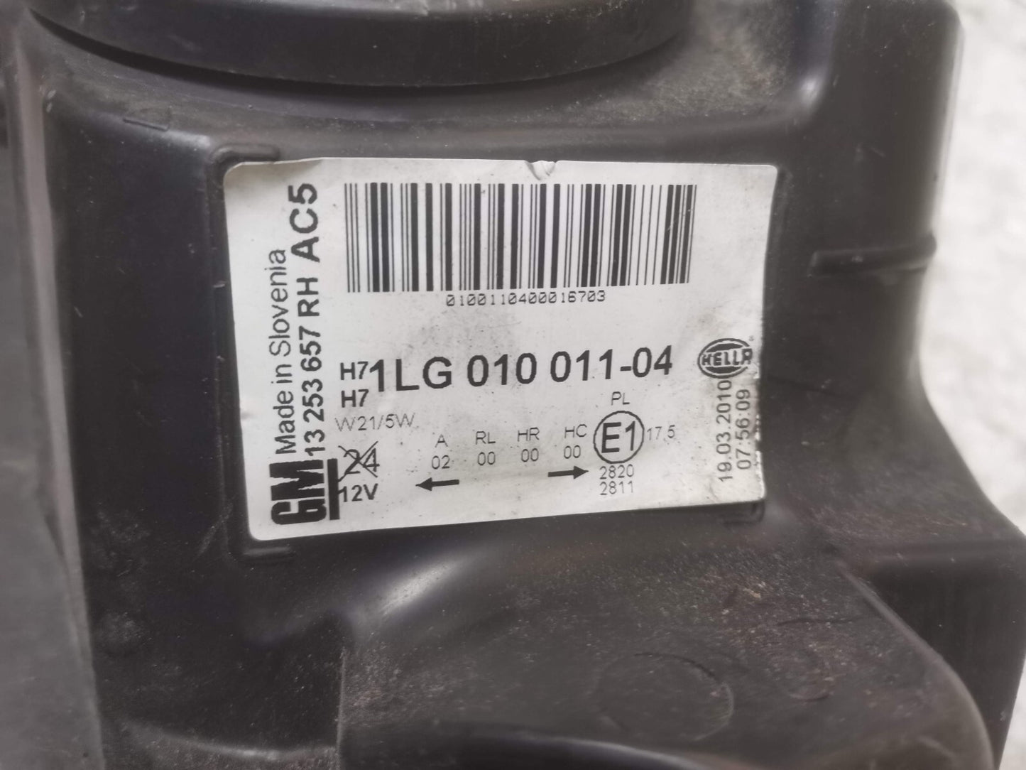 Vauxhall Astra J Driver Side (LH) Headlight Silver Insert 13253657 vxaj71