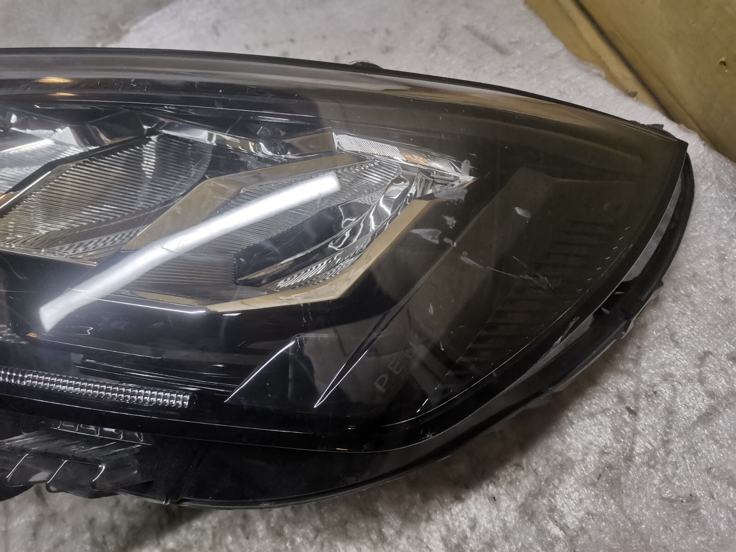 PEUGEOT 208 2008 2021 MK2 PASSENGER SIDE HEADLIGHT 9833036280 PSA54