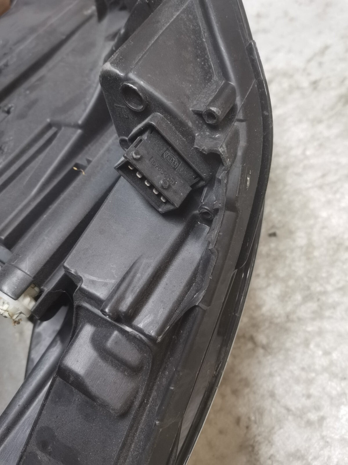 VAUXHALL CORSA E 2015 - 2019 PASSENGER HALOGEN HEADLIGHT 39108224LH vx70