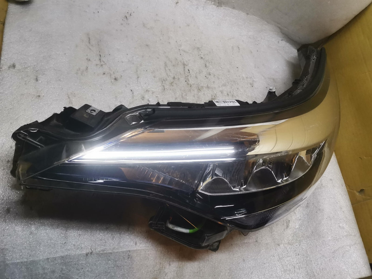 TOYOTA C-HR 2021 Genuine Left Nearside Headlight Headlamp 81150-F4190-00 to15