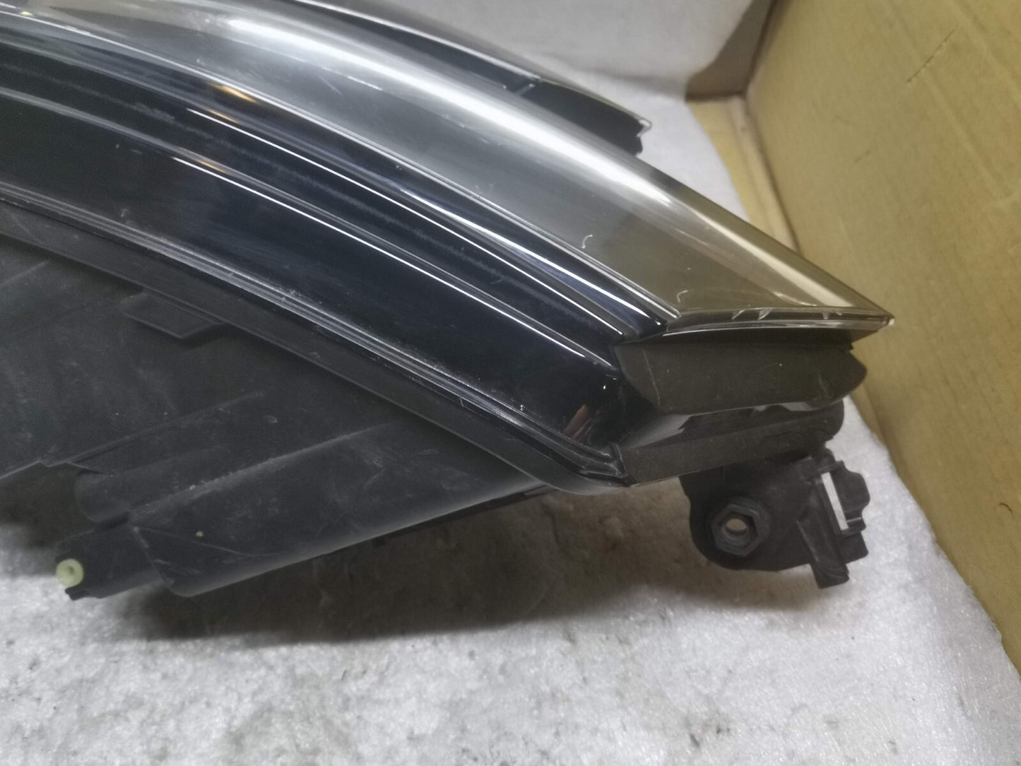 SKODA KODIAQ 2018 GENUINE PASSENGER SIDE LED HEADLIGHT 567941015E skkq74