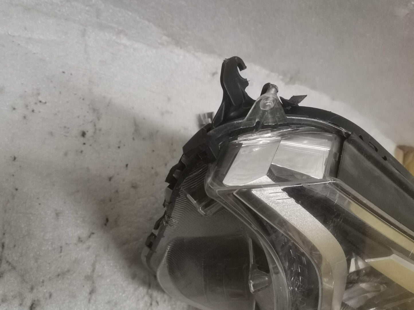 TOYOTA RAV4 (XA40) 15-19 PASSENGER SIDE HEADLIGHT left  tor420