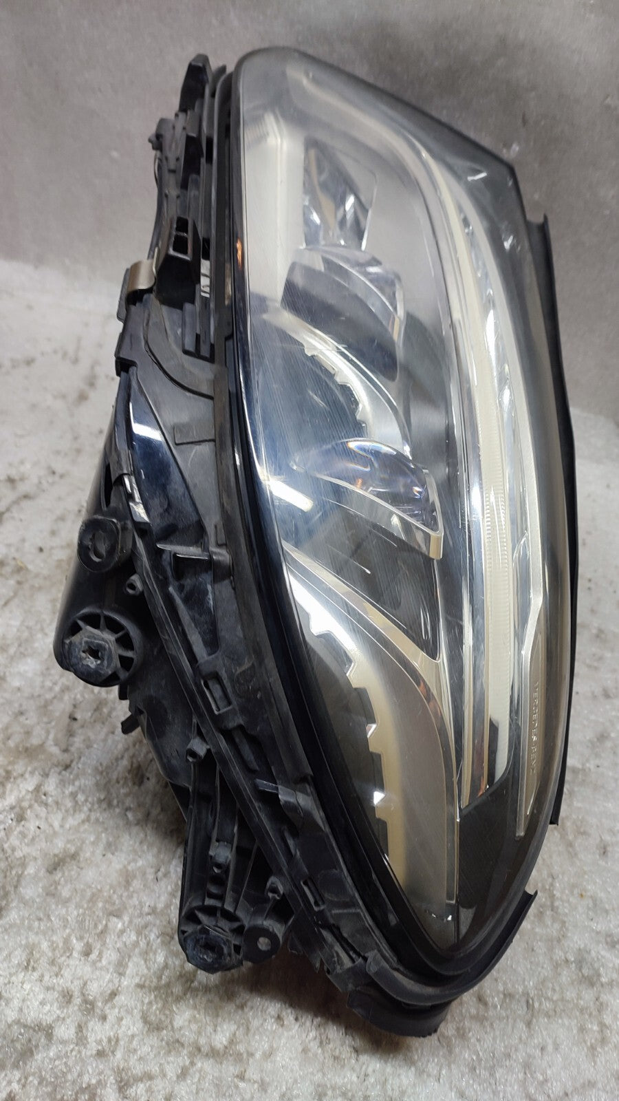 MERCEDES GLE W166 Passenger Side LED Intelligent Headlight A1669062303 m68