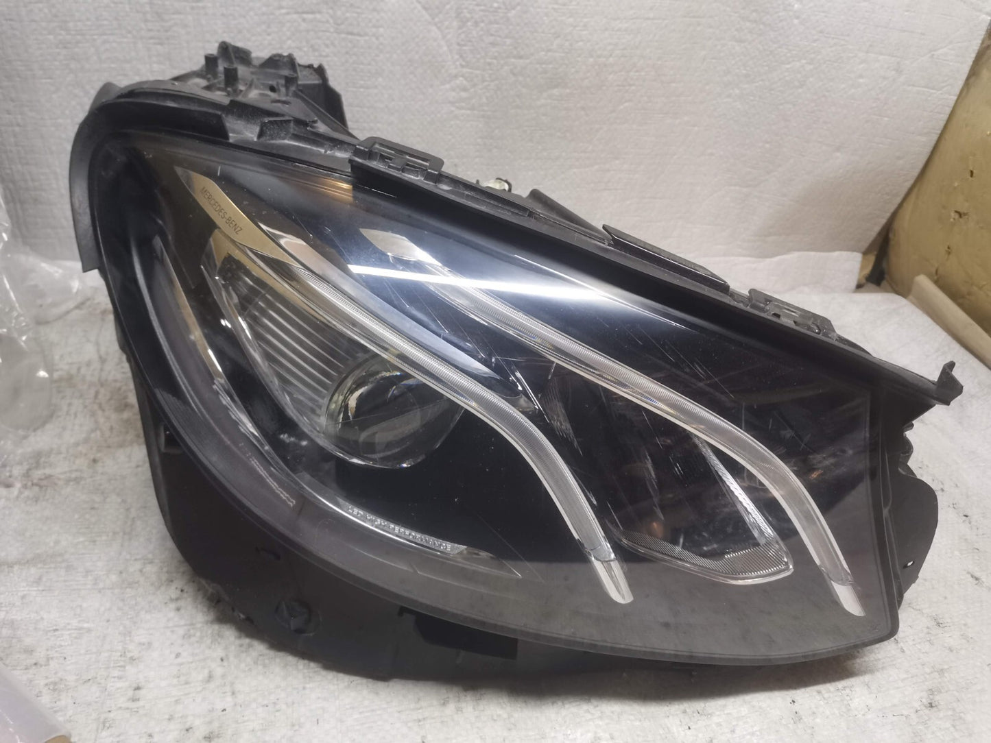 MERCEDES E CLASS 2016-2020 DRIVER SIDE LED XENON HEADLIGHT A2139064204