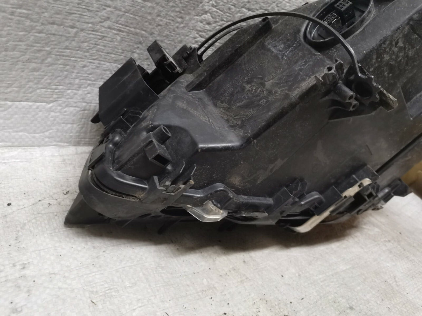 BMW 7 F01 F02 F03 F04 2010 Right Front headlight headlamp 7182140 bm0129