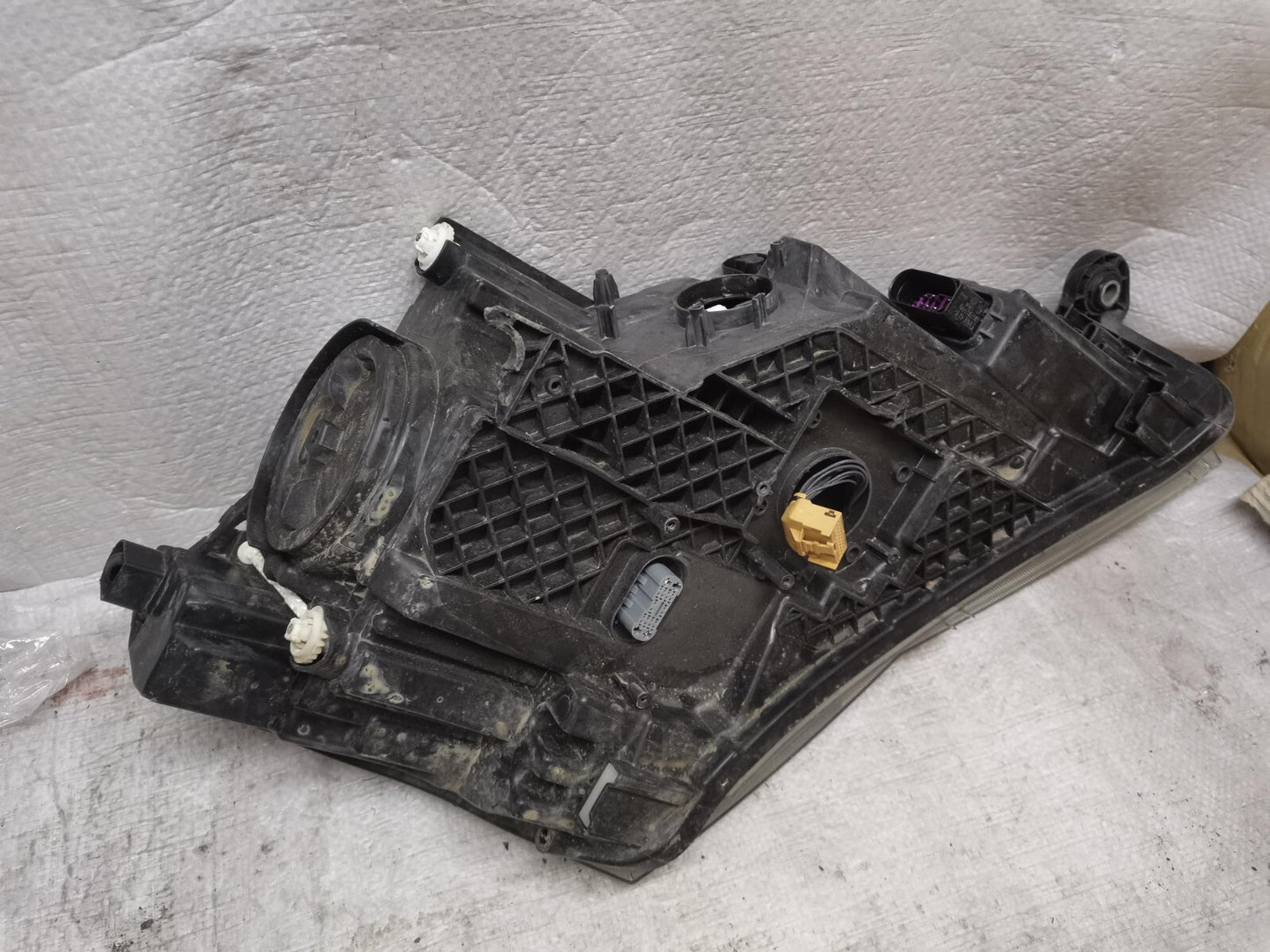 SKODA SUPERB 15-18 PASSENGERSIDE LED XENON HEADLIGHT 3V2941015A sksp33