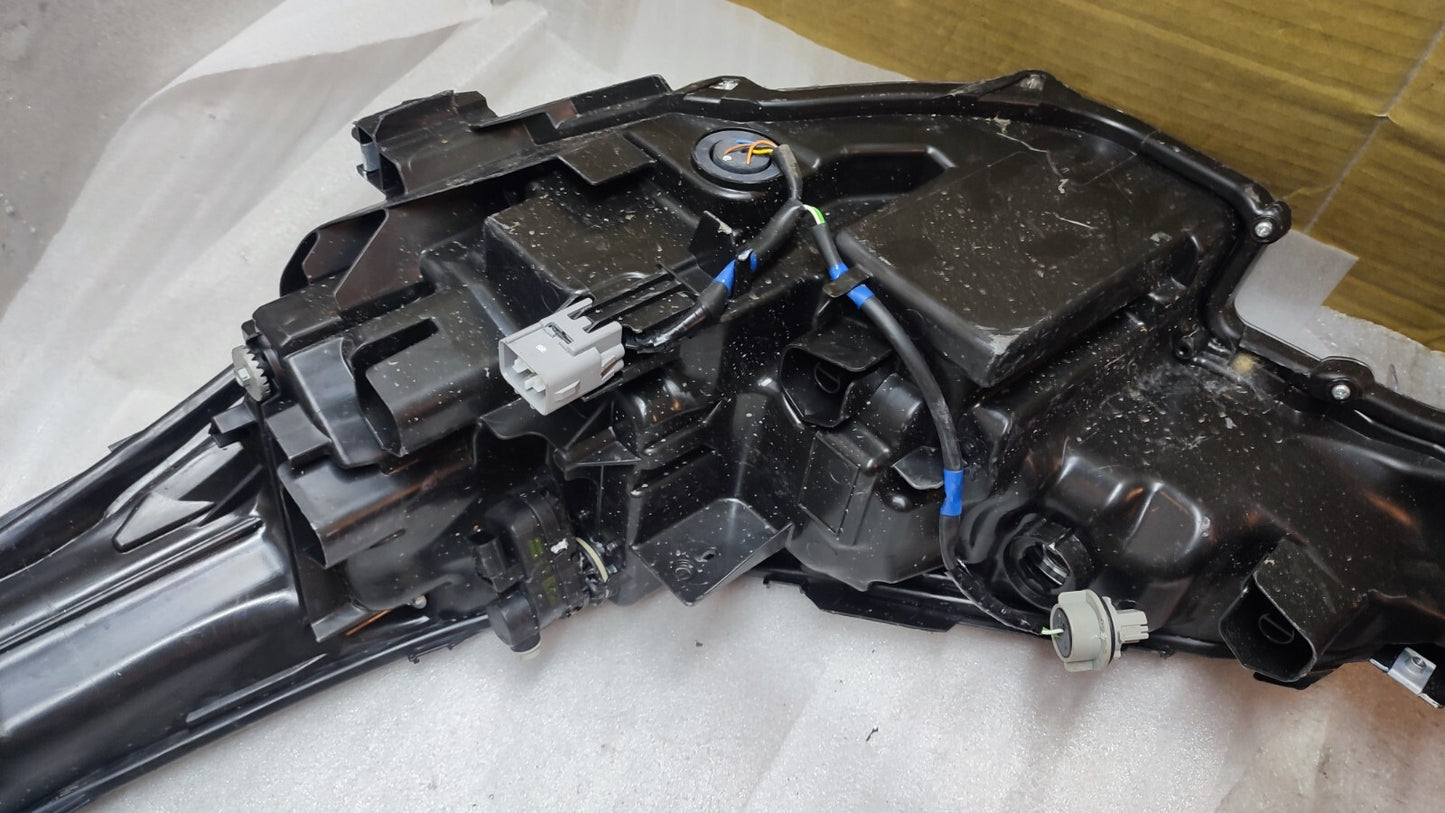 TOYOTA C-HR GENUINE RIGHT SIDE LED HEAD LIGHT LAMP 81110-F4190-00 2020-2023 to38