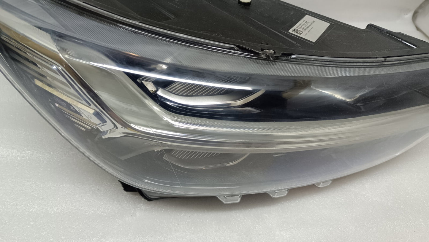 VOLVO XC40 2019 FRONT RIGHT DRIVER HEADLIGHT 32133576 OSF