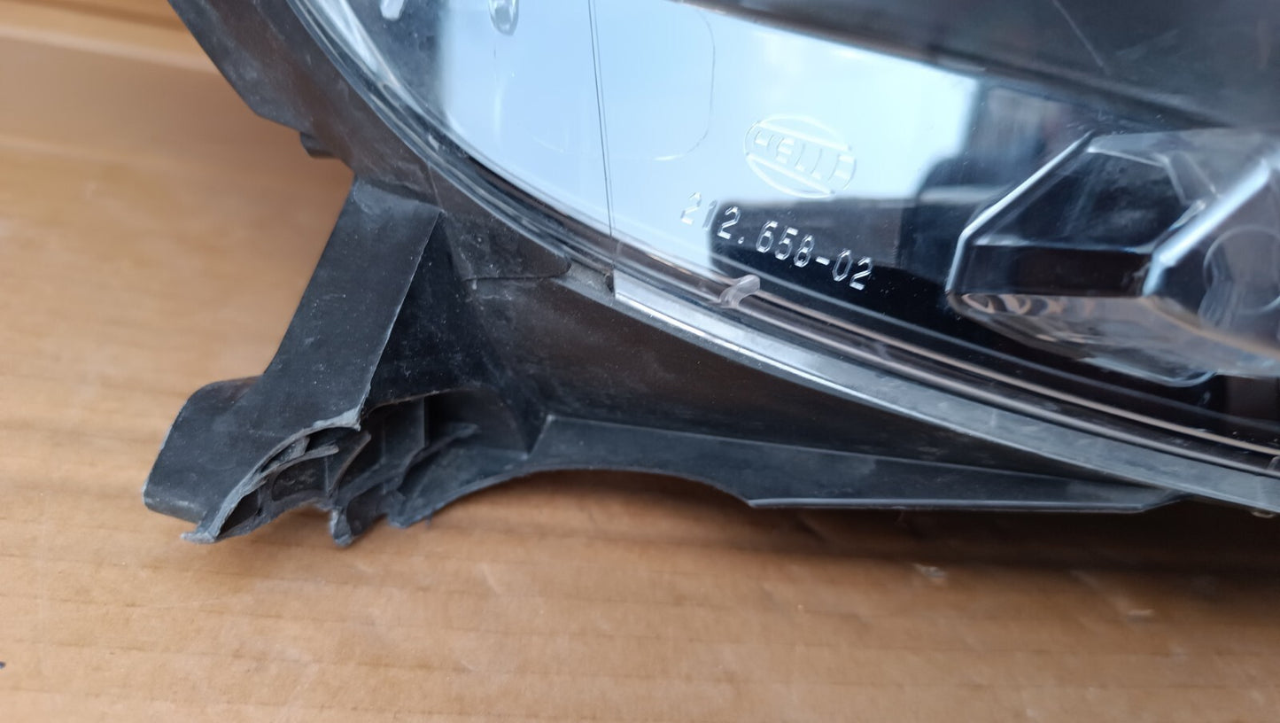 RENAULT CAPTUR 2017-19 FRONT DRIVERS O/S HEADLIGHT 260103415R ren56