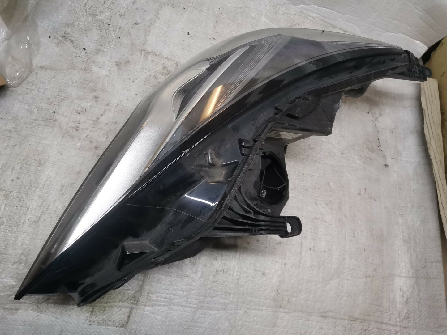 VAUXHALL OPEL ASTRA K 39111146  FRONT HEADLIGHT RIGHT SIDE RHD vak6