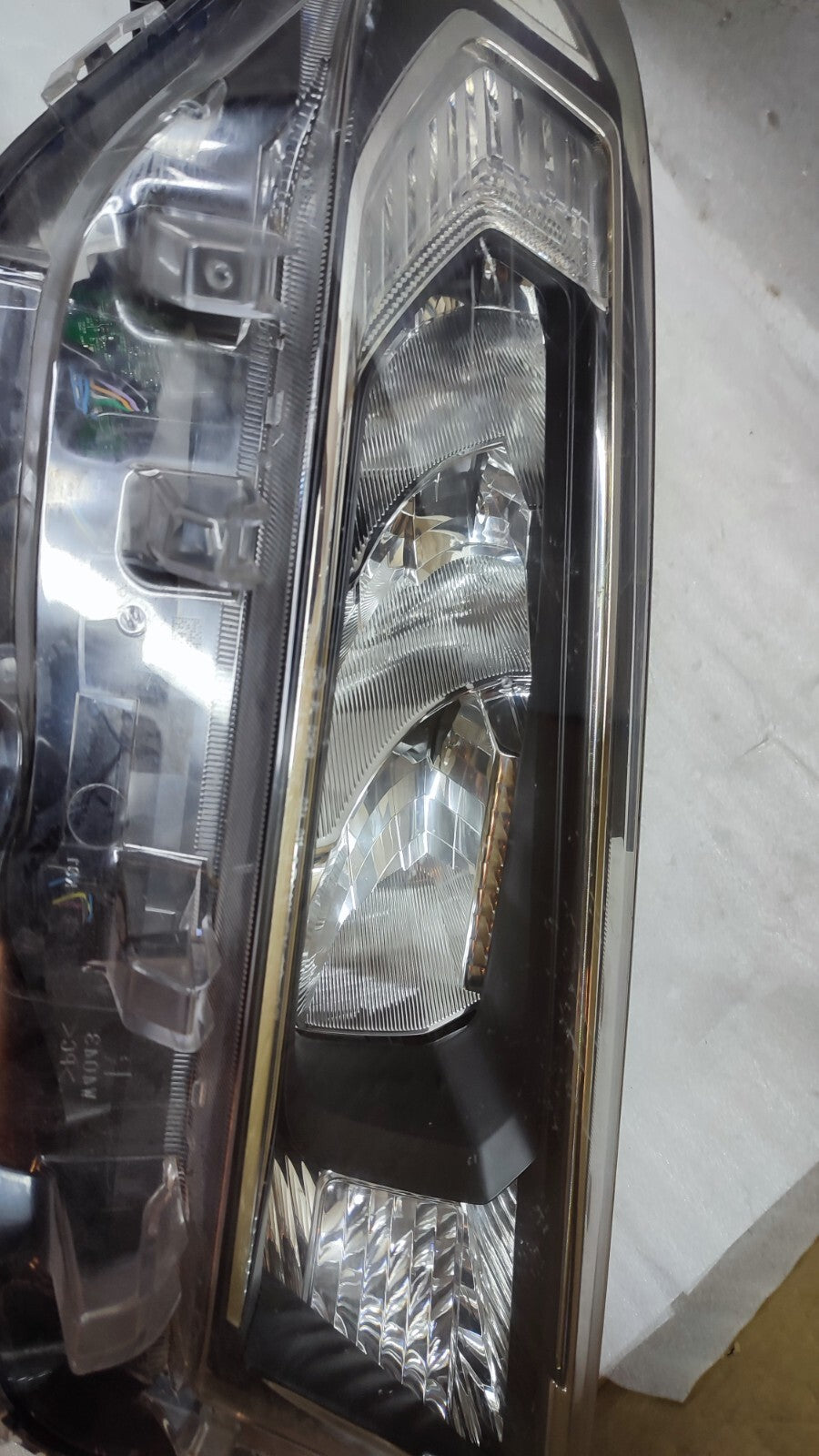 GENUINE TOYOTA RAV4 2022 DRIVER SIDE LED HEADLIGHT STANLEY 42-87 to46